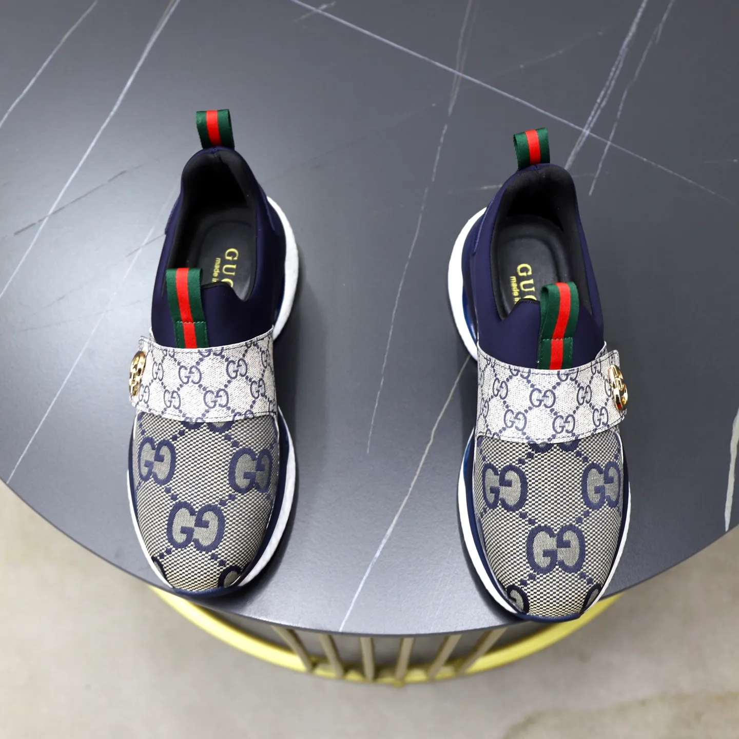 Ex-factory price: 442💰🙅‍♂️🙅‍♂️🙅‍♂️ Brand: GUCCI Standard code: 38-44 (45 customized) Grade: Same as the official website Material: Original leather splicing, comfortable and breathable lining, original wear-resistant outsole Style category: Men's fashionable casual shoes, running shoes, noble luxury brand elements, top luxury Color: actual picture color